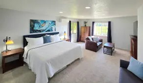 Stunning Views! Great AC, Quiet, & Clean - Image 4