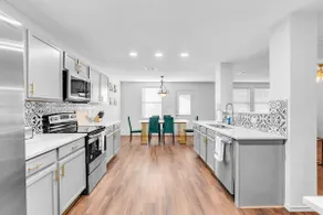 Large Groups Stay | 2King• 8 Beds • Sleeps 16 ppl° - Image 4