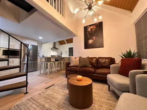 Modern Cabin- Perfectly Situated-Central A/C-Pool! - Image 4