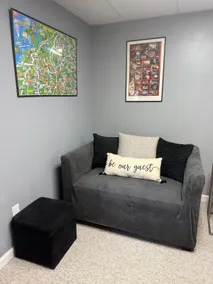 Suite Retreat in Woodstock - Image 4