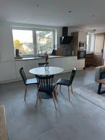 Luxury 3-bedroom apartment city/lake private parking I - Image 2