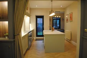 Central Renovated House in Warrington - Image 4