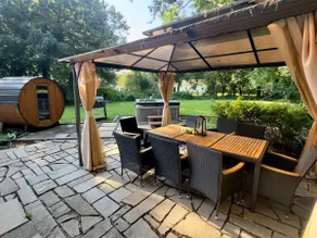 Raleigh Retreat (sauna+hot tub) - Image 2