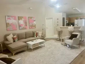 3BR pool house minutes from WEC! - Image 3