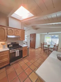 Mesa Cottage~Nearby Beach Access - Image 3