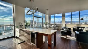 LA Penthouse Suite 2bd/3ba [Pool | Hollywood Sign] - Image 2