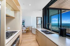 Three Bedroom Beachfront Apartment - Image 3