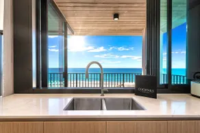 Three Bedroom Beachfront Apartment - Image 4