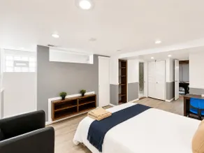 Beautiful 3BR 2BA Colonial House by CozySuites - Image 4