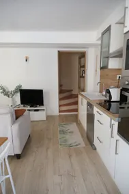 House 1807 - Image 3