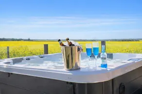Family-friendly • Hot tub | garden | Near Lund | - Image 5