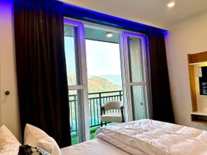 Hill Queen Luxurious stay 3bhk appartment. - Image 4