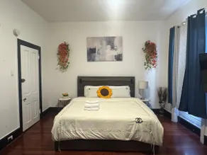 Philadelphia City Center Love Luxury House (King Bed) Perfect Kitchen, 8 minutes from Wells Fargo, Welcome Home! - Image 2