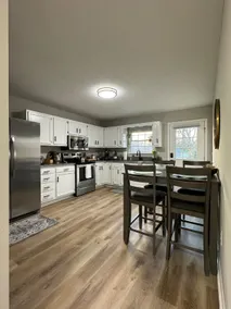 EASY checkout, Remodeled dollhouse w/KING pets ok - Image 3