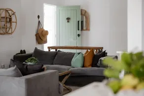 Iconic Rye Beach House • Walk to Beach • Sleeps 8 - Image 2