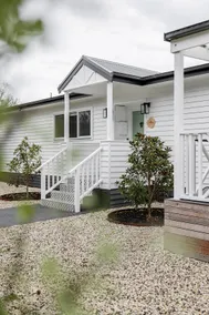 Iconic Rye Beach House • Walk to Beach • Sleeps 8 - Image 3