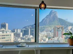 Flat with Sea View, Pool & Gym in Leblon - Image 2