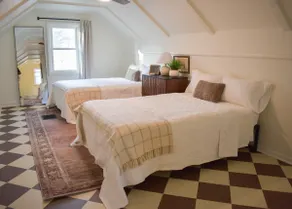 Charming Home Away from Home! - Image 3