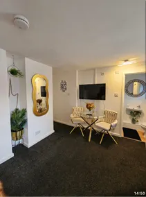 Deluxe Town Centre Studio Stevenage - Image 4