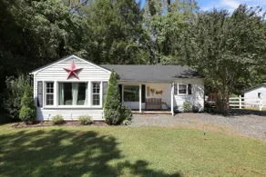 Near NC Zoo | Parking | Pet-Friendly - Image 2