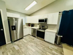 2BD/2BTH Home-Downtwn/Wekiwa Springs - Image 2