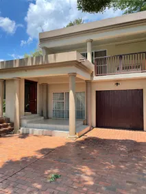 Red Cascade - Luxury 4 bedrooms -solar and aircons - Image 2