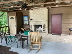 Cabin on the farm in Rockingham County - Image 5