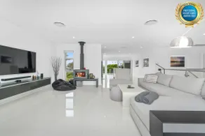 Sea La Vie - Pet Friendly with Fireplace and Swimming Pool & Spa - Image 2