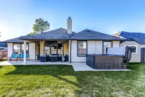 Stylish Home with Hot Tub & Gaming Garage - Image 2