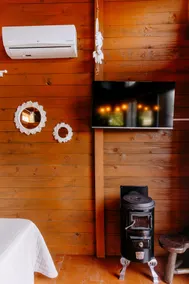 Romantic Chalet | Heated Bathtub • Fireplace • River - Image 4