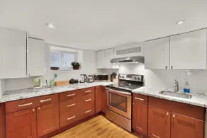 Toronto Suite Near Train/Subway! - Image 3