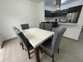 Comfortable, large, luxurious and with a large pool - Image 3