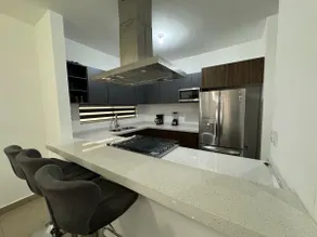 Comfortable, large, luxurious and with a large pool - Image 4
