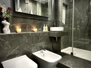 Luxury Homely Apartment (Sleeps 6) - Image 3