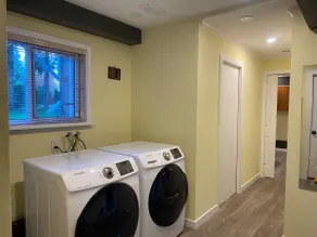 Beautiful Spacious and Private suite - Image 5