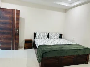 Luxury Modern 2BHK NearUSCONSULATE - Image 2