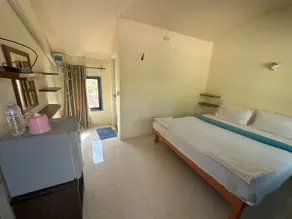 Lonely beach complex titanic hotel in beach shopping street markets ในศูนการค้าติดทะเล - Image 3