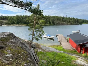 Idyllic summer cottage with private beach - Image 2