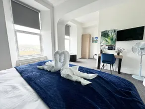 Spectacular beach front luxury house, sleeps 22+ - Image 4
