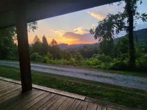Cozy Cabin w/Views & Hot Tub in Townsend - Image 2