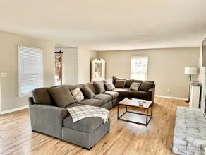 Spring View Farm House - Image 2