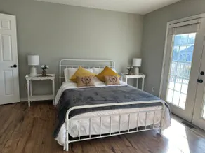 Spring View Farm House - Image 4