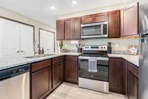 100 - New, Modern & Comfortable 2 Bedroom Apt - Image 5