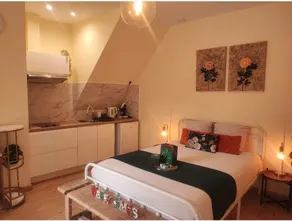 The Golden Cocoon, a haven of peace in the city center - Image 5