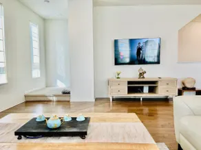 Charming & Modern 3B 2.5BA Home with Warm Decor - Image 4