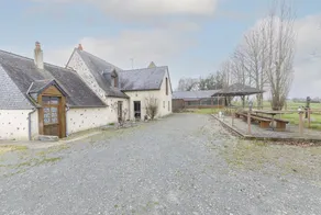 Spacious rural cottage with pool - Image 5