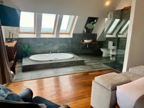 Bayview Penthouse in Salthill - Image 3
