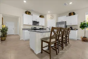 6 Bedrooms/ 4.5 Bathrooms/ Solterra (7639 OL) - Image 4