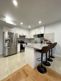 Toronto Modern Haven: 1 BR w/ Queen Sofa Bed - Image 4