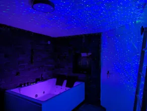 Cozy AM Spa and Cinema - Image 2